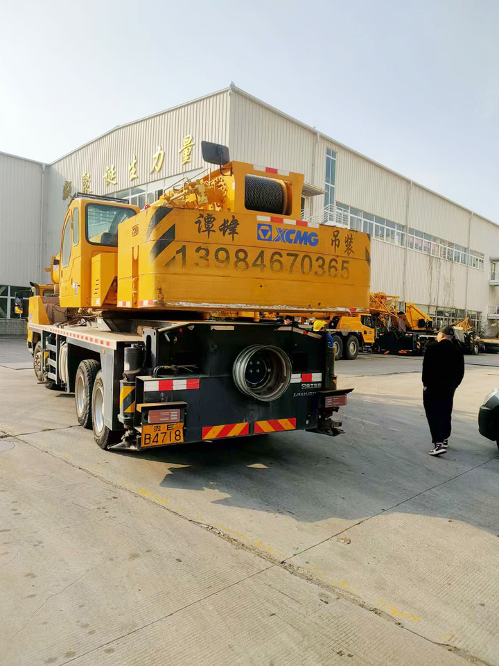 XCMG Official Used Pickup Truck Crane QY50K5D_1 50 Ton Mobile Crane With High Quality - Autokranas: foto 3 XCMG Official Used Pickup Truck Crane QY50K5D_1 50 Ton Mobile Crane With High Quality - Autokranas: foto 3