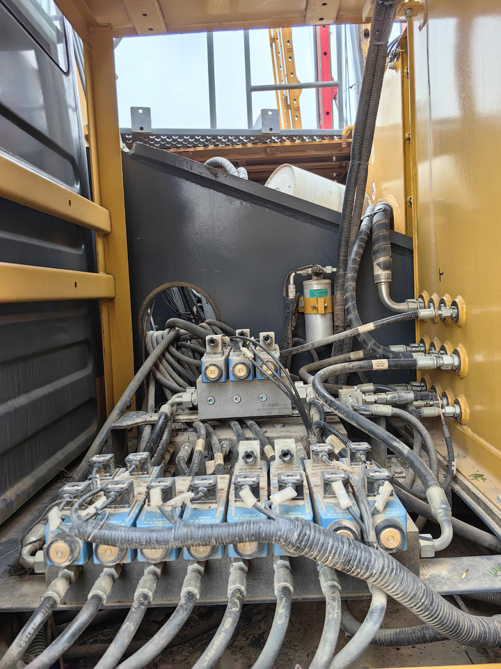 Gręžimo mašina XCMG Offiical Used Rotary Drilling Rigs Drilling Machine XR220D Pile Drilling Rig For Sale: foto 6 Gręžimo mašina XCMG Offiical Used Rotary Drilling Rigs Drilling Machine XR220D Pile Drilling Rig For Sale: foto 6