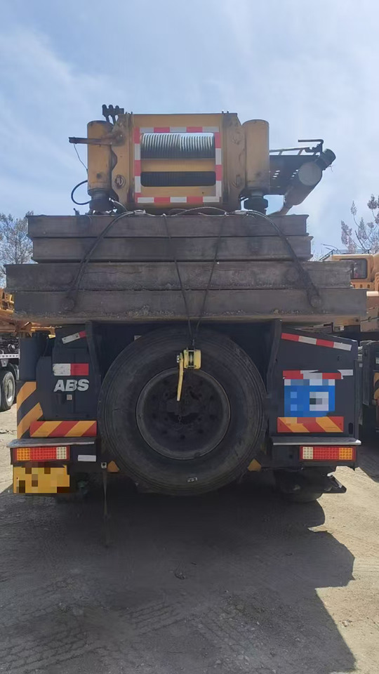 XCMG QAY260 260ton used all terrain mobile hydraulic truck crane price - Visureigis kranas: foto 3 XCMG QAY260 260ton used all terrain mobile hydraulic truck crane price - Visureigis kranas: foto 3