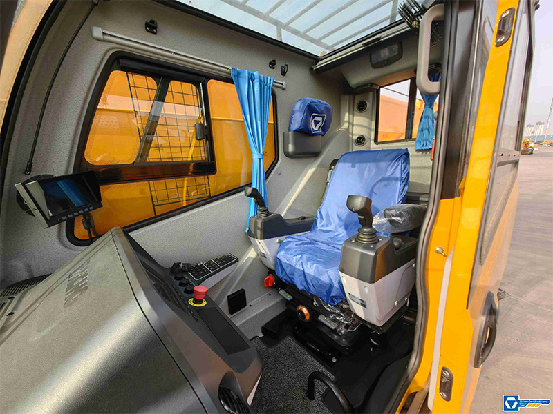 XCMG QY130K8C 130ton used crane boom truck for sale - Autokranas: foto 3 XCMG QY130K8C 130ton used crane boom truck for sale - Autokranas: foto 3