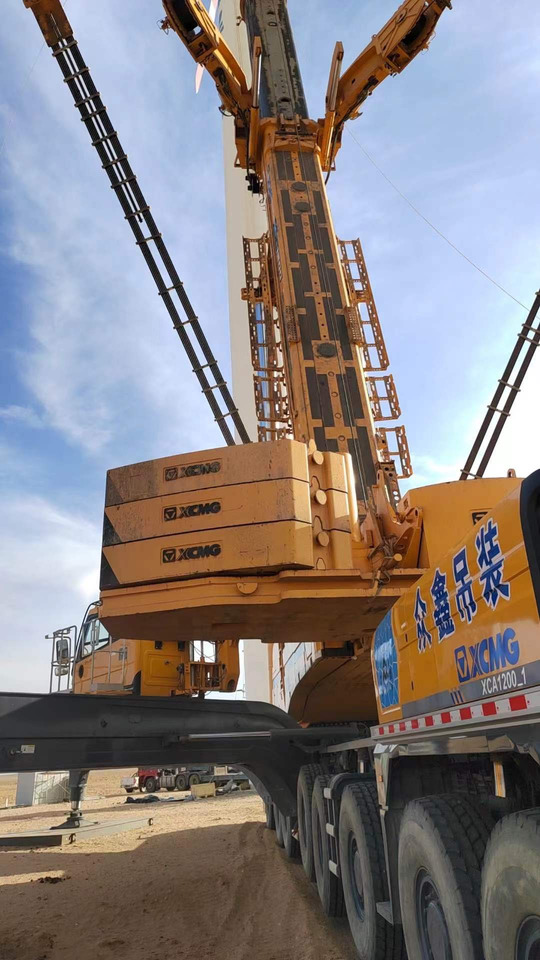 XCMG XCA1200 Used Boom Mobile All Terrain Crane 1200 Ton Crane Truck - Visureigis kranas: foto 3 XCMG XCA1200 Used Boom Mobile All Terrain Crane 1200 Ton Crane Truck - Visureigis kranas: foto 3