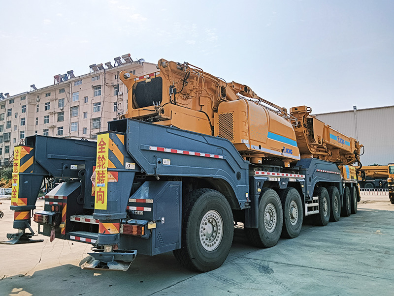 XCMG XCA500 used 500 ton hydraulic telescopic boom all terrain crane - Visureigis kranas: foto 5 XCMG XCA500 used 500 ton hydraulic telescopic boom all terrain crane - Visureigis kranas: foto 5