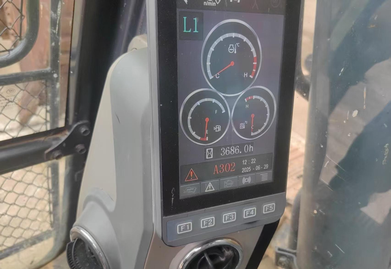 XCMG XE215DA 20ton medium used crawler excavator hydraulic price - Vikšrinis ekskavatorius: foto 5 XCMG XE215DA 20ton medium used crawler excavator hydraulic price - Vikšrinis ekskavatorius: foto 5