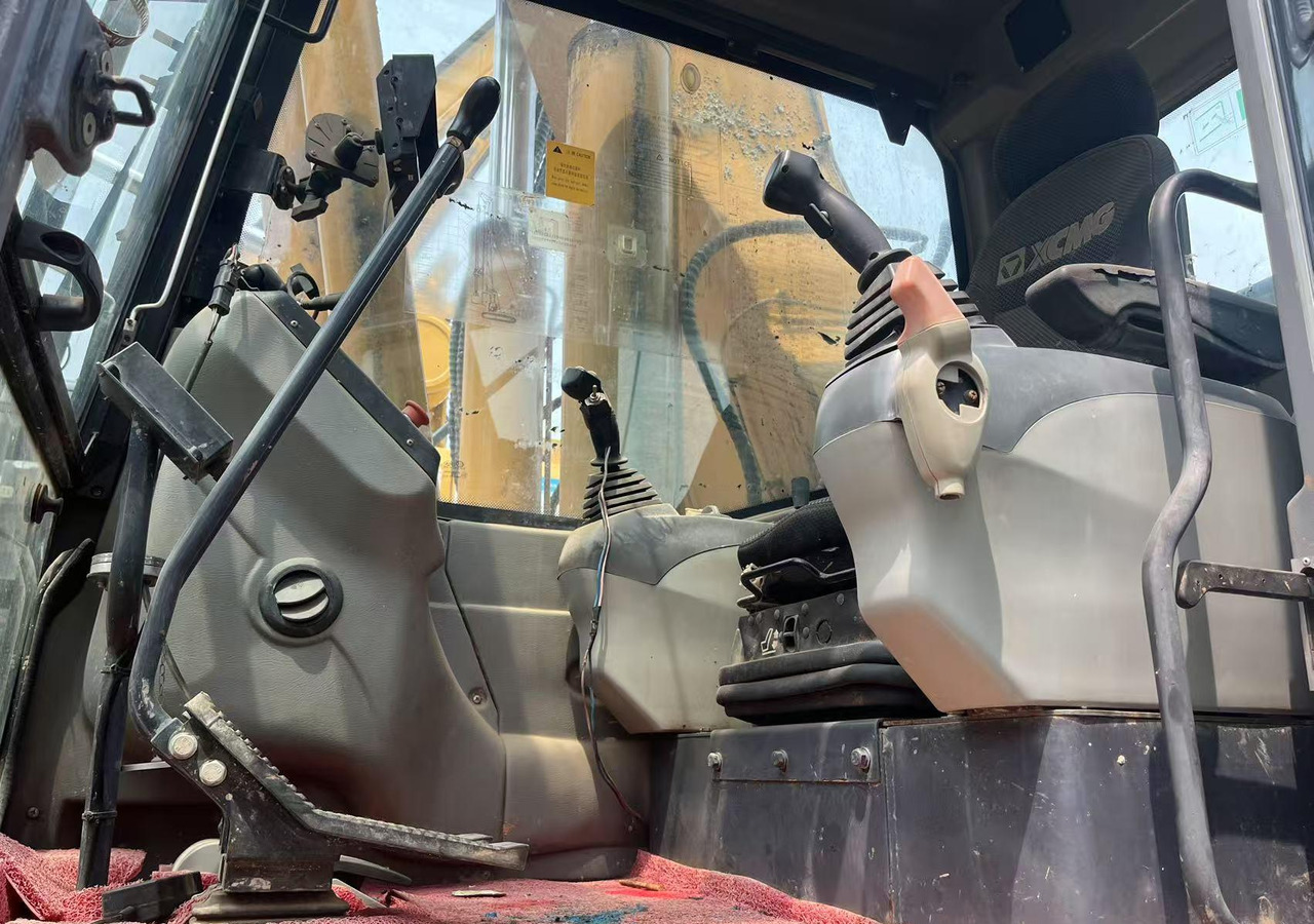 XCMG XR220D mobile crawler rotary drilling rig 25m - Gręžimo mašina: foto 3 XCMG XR220D mobile crawler rotary drilling rig 25m - Gręžimo mašina: foto 3