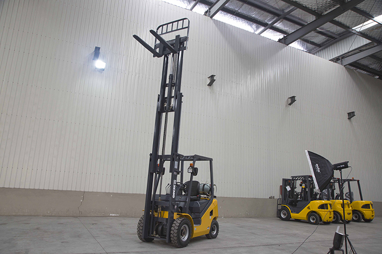 XCMG official 2.5 ton Tier 4 engine 5000 lb LPG gas lift truck propane forklift - Dujinis krautuvas: foto 4 XCMG official 2.5 ton Tier 4 engine 5000 lb LPG gas lift truck propane forklift - Dujinis krautuvas: foto 4