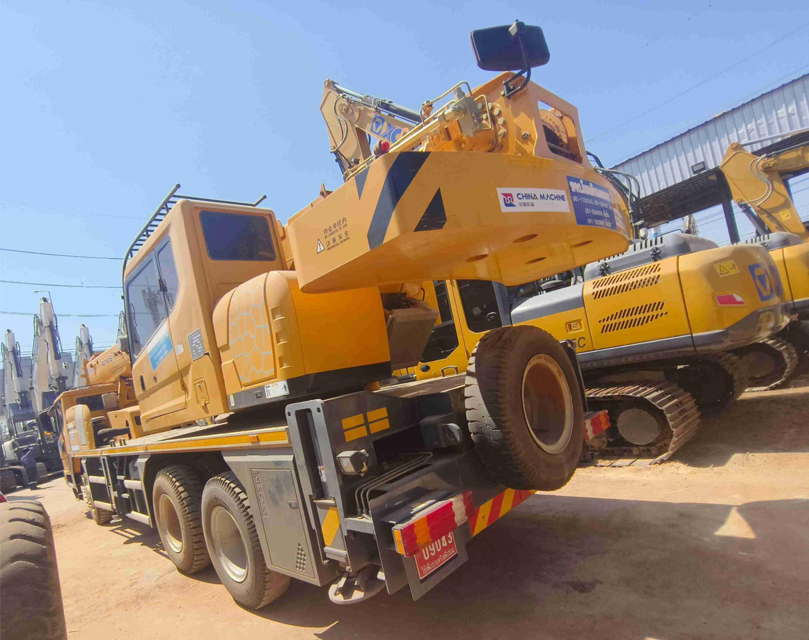 XCMG official second hand 4-Section Telescopic crane truck XCT16_Y - Autokranas: foto 4 XCMG official second hand 4-Section Telescopic crane truck XCT16_Y - Autokranas: foto 4