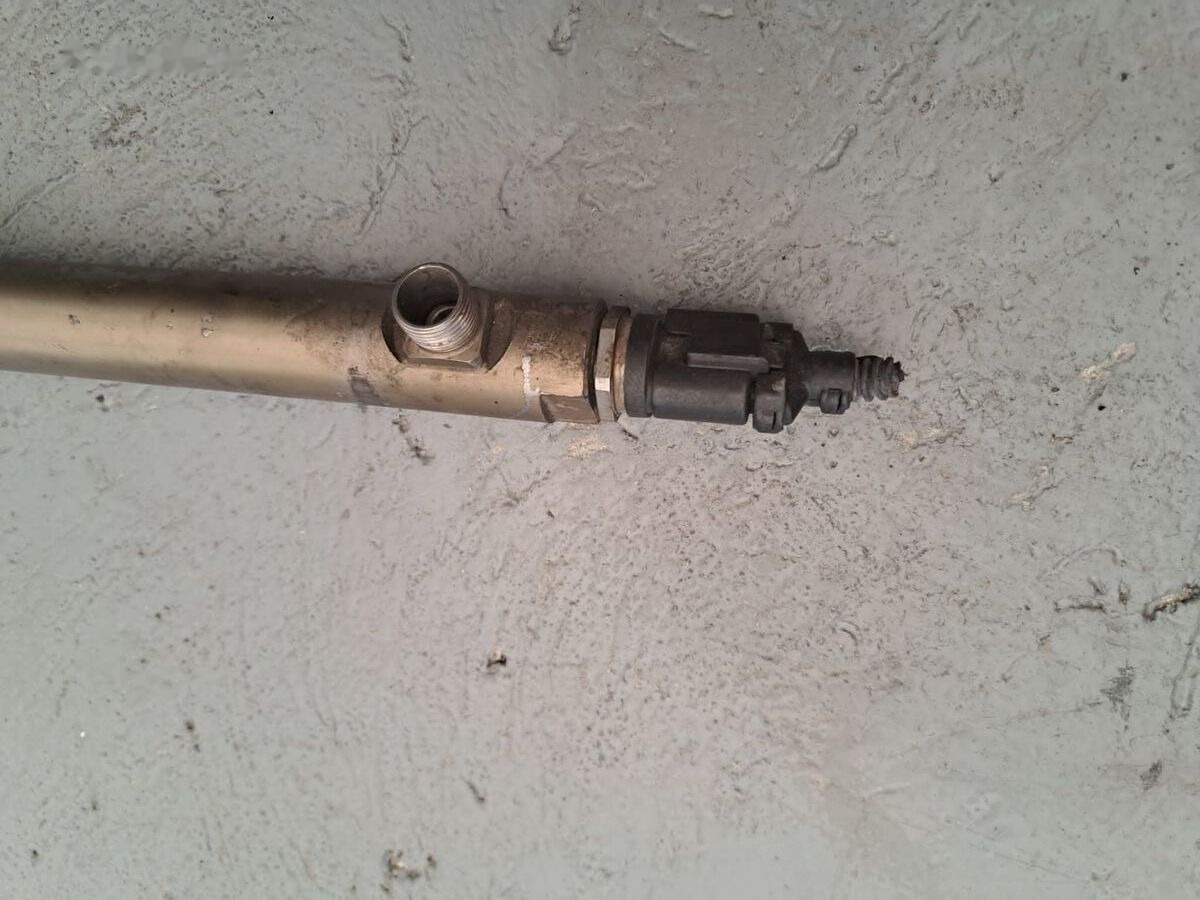 Commonrail pressure pipe Mercedes-Benz ACTROS MP4 A4710780245 Mercedes-Benz ACTROS MP4 truck - Kuro sistema - Sunkvežimis: foto 3 Commonrail pressure pipe Mercedes-Benz ACTROS MP4 A4710780245 Mercedes-Benz ACTROS MP4 truck - Kuro sistema - Sunkvežimis: foto 3