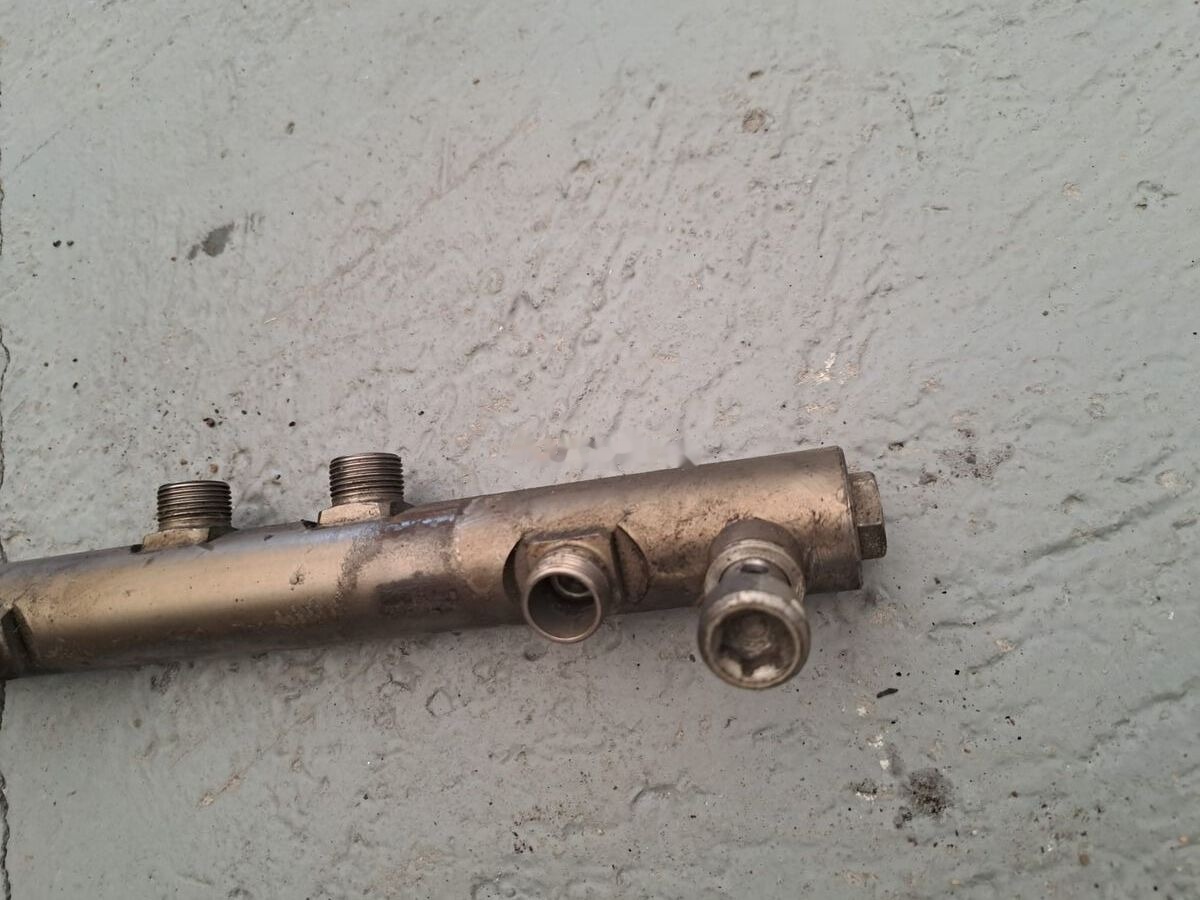 Commonrail pressure pipe Mercedes-Benz ACTROS MP4 A4710780245 Mercedes-Benz ACTROS MP4 truck - Kuro sistema - Sunkvežimis: foto 2 Commonrail pressure pipe Mercedes-Benz ACTROS MP4 A4710780245 Mercedes-Benz ACTROS MP4 truck - Kuro sistema - Sunkvežimis: foto 2