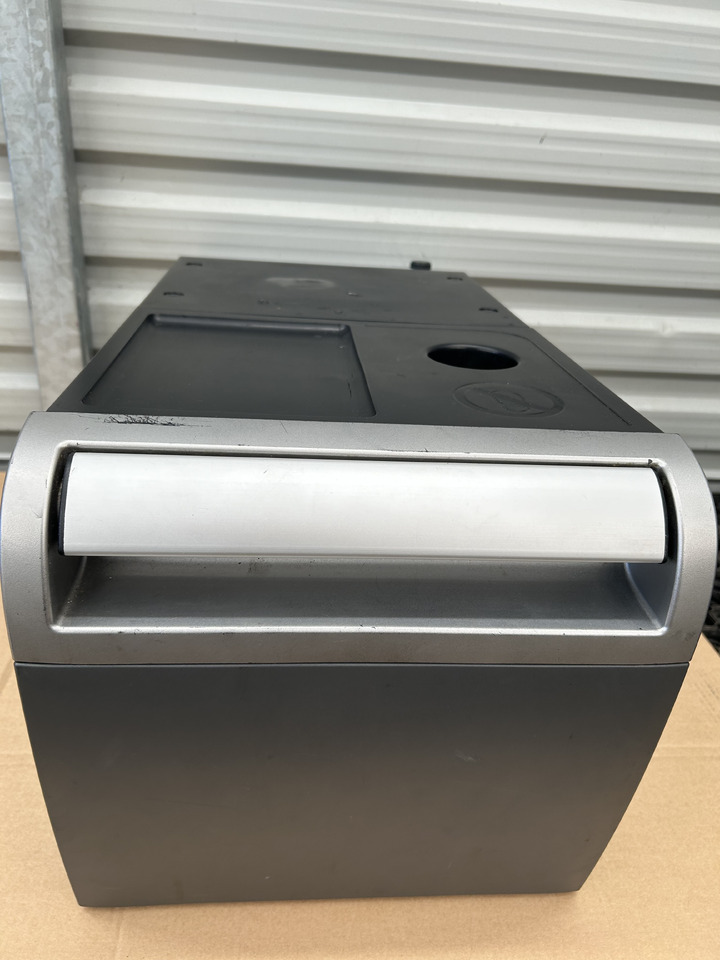 DAF REFRIGERATOR FOR DAF XF 106 - Universali dalis: foto 1 DAF REFRIGERATOR FOR DAF XF 106 - Universali dalis: foto 1