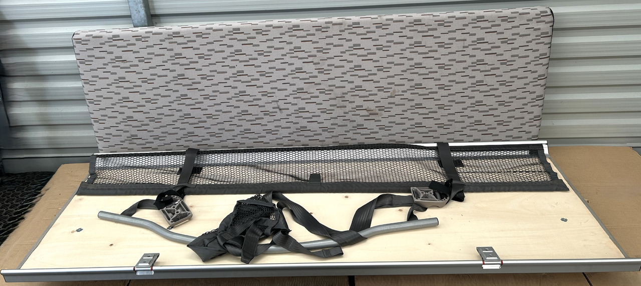 DAF UPPER BED COUCH WITH MATTRESS DAF SUPER SPACE CAB - Universali dalis: foto 1 DAF UPPER BED COUCH WITH MATTRESS DAF SUPER SPACE CAB - Universali dalis: foto 1