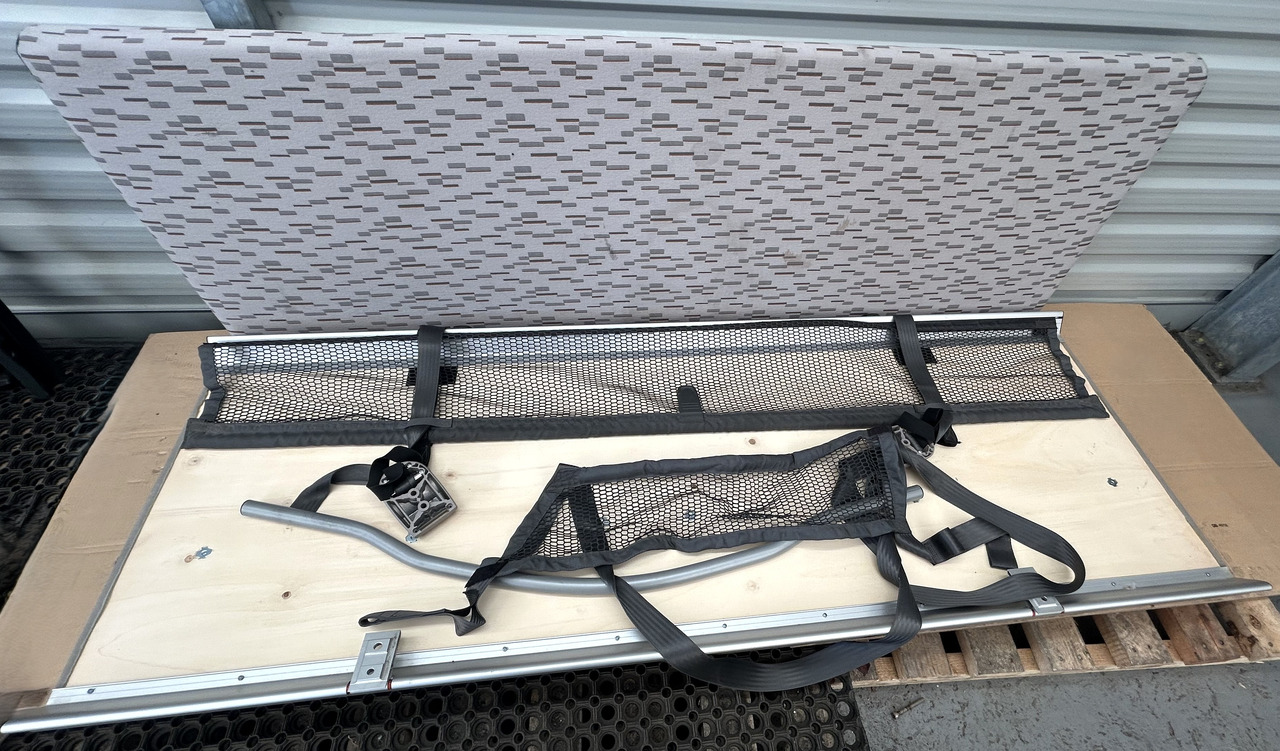 DAF UPPER BED COUCH WITH MATTRESS DAF SUPER SPACE CAB - Universali dalis: foto 4 DAF UPPER BED COUCH WITH MATTRESS DAF SUPER SPACE CAB - Universali dalis: foto 4