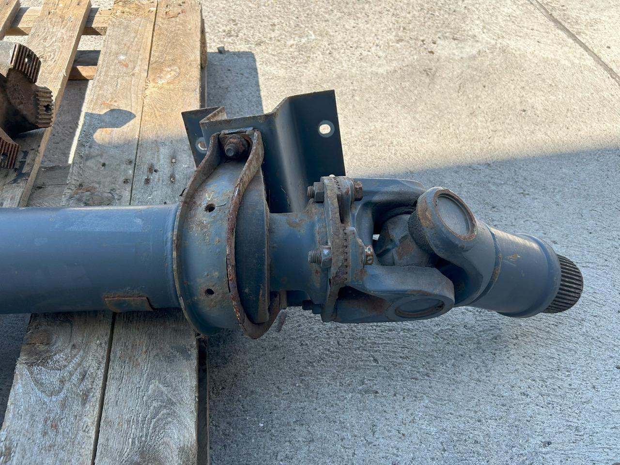 DAF XF 106 480 DRIVE SHAFT - Kardanas: foto 4 DAF XF 106 480 DRIVE SHAFT - Kardanas: foto 4