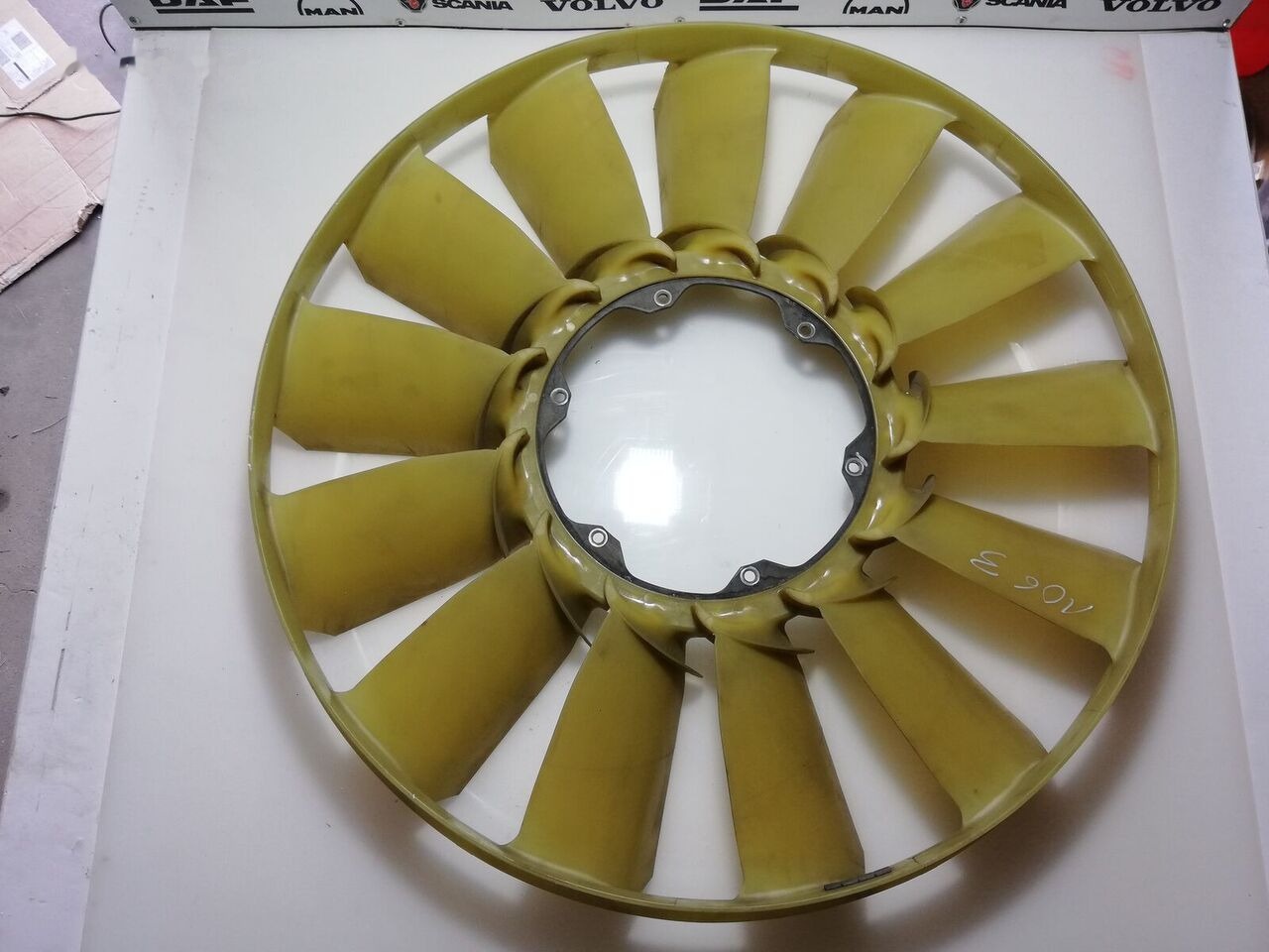 DAF XF 106 VISCO 1956601 2006787 DAF XF 106 truck - Ventiliatorius - Sunkvežimis: foto 2 DAF XF 106 VISCO 1956601 2006787 DAF XF 106 truck - Ventiliatorius - Sunkvežimis: foto 2