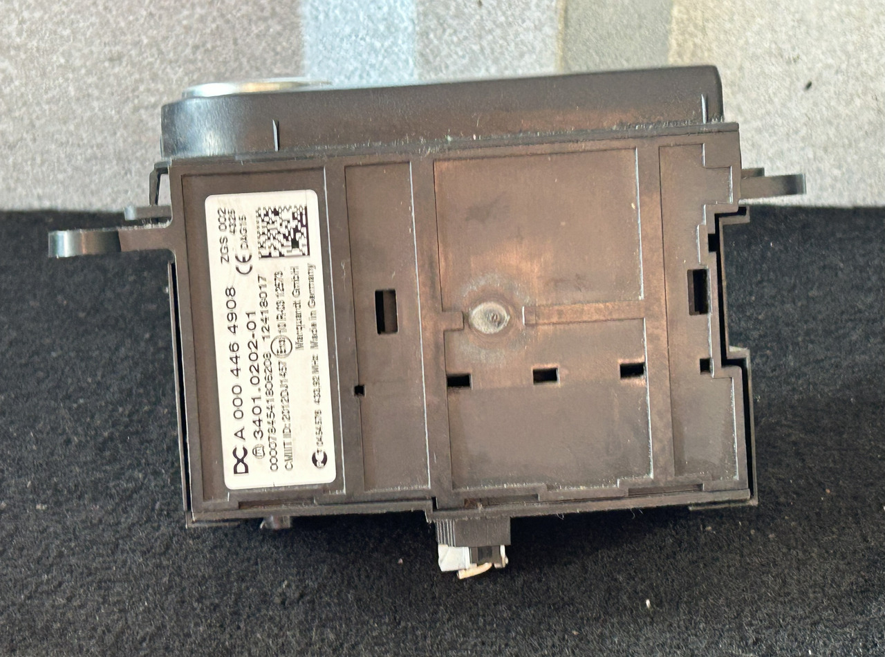 MERCEDES-BENZ ACTROS MP4 START/STOP IGNITION SWITCH - Prietaisų skydas - Sunkvežimis: foto 3 MERCEDES-BENZ ACTROS MP4 START/STOP IGNITION SWITCH - Prietaisų skydas - Sunkvežimis: foto 3