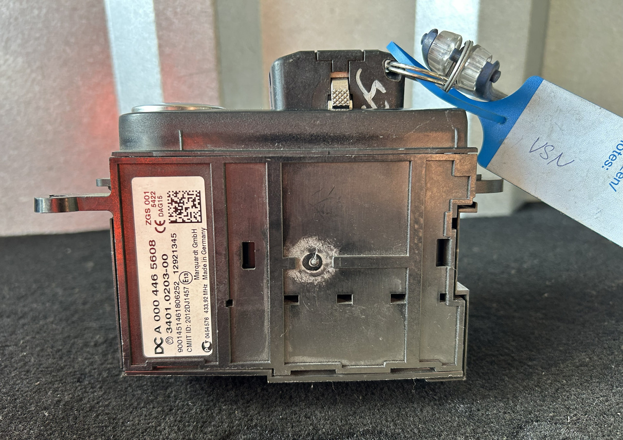 MERCEDES-BENZ ACTROS MP4 START/STOP IGNITION SWITCH - Prietaisų skydas - Sunkvežimis: foto 3 MERCEDES-BENZ ACTROS MP4 START/STOP IGNITION SWITCH - Prietaisų skydas - Sunkvežimis: foto 3