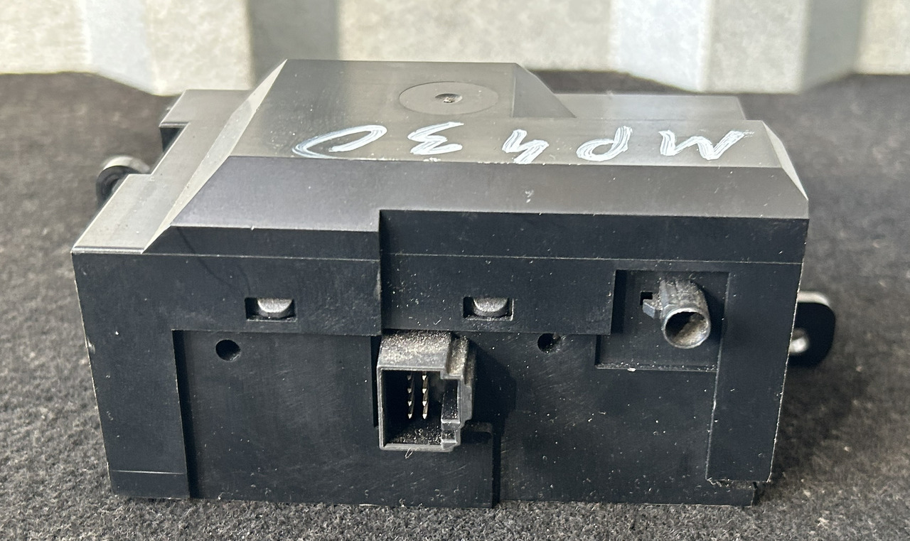 MERCEDES-BENZ ACTROS MP4 START/STOP IGNITION SWITCH - Prietaisų skydas - Sunkvežimis: foto 3 MERCEDES-BENZ ACTROS MP4 START/STOP IGNITION SWITCH - Prietaisų skydas - Sunkvežimis: foto 3