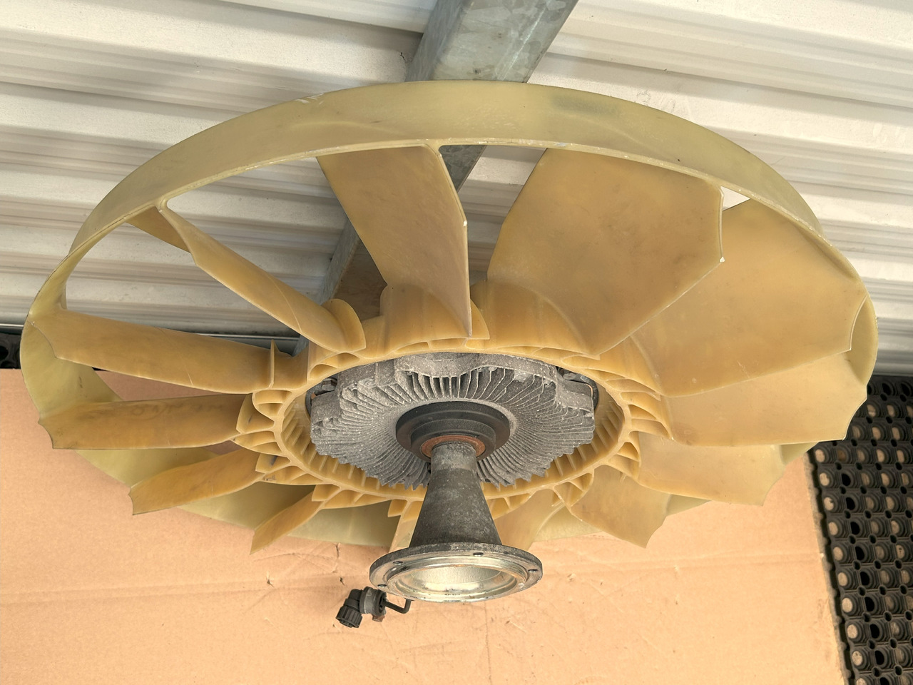 MERCEDES-BENZ VISCOT CLUTCH + FAN ACTROS MP4 - Ventiliatorius: foto 3 MERCEDES-BENZ VISCOT CLUTCH + FAN ACTROS MP4 - Ventiliatorius: foto 3