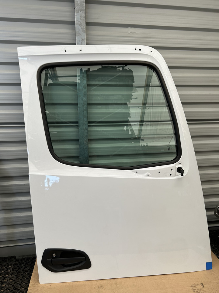 MERCEDES DOOR RIGHT narrow cab M-CLASSIC SPACE ACTROS AROCS MP4 MP5 BRAND NEW - Durys ir dalys: foto 1 MERCEDES DOOR RIGHT narrow cab M-CLASSIC SPACE ACTROS AROCS MP4 MP5 BRAND NEW - Durys ir dalys: foto 1