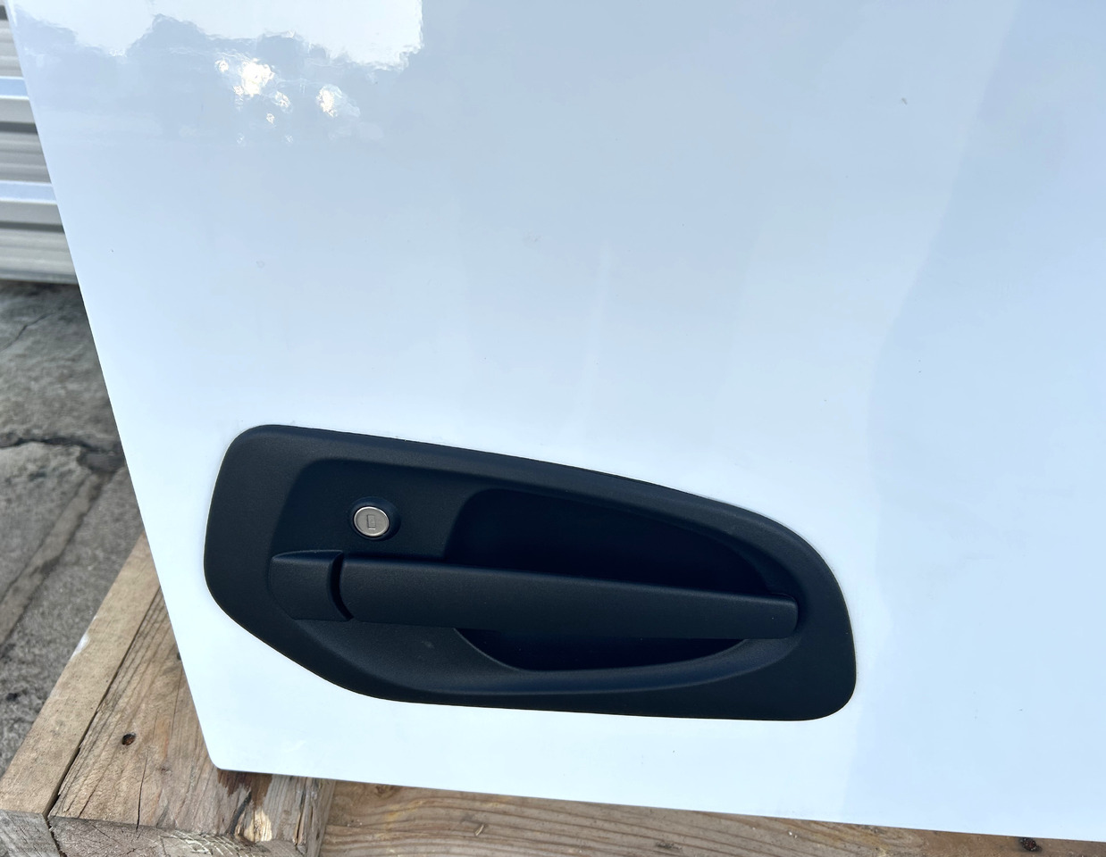 MERCEDES DOOR RIGHT narrow cab M-CLASSIC SPACE ACTROS AROCS MP4 MP5 BRAND NEW - Durys ir dalys: foto 4 MERCEDES DOOR RIGHT narrow cab M-CLASSIC SPACE ACTROS AROCS MP4 MP5 BRAND NEW - Durys ir dalys: foto 4