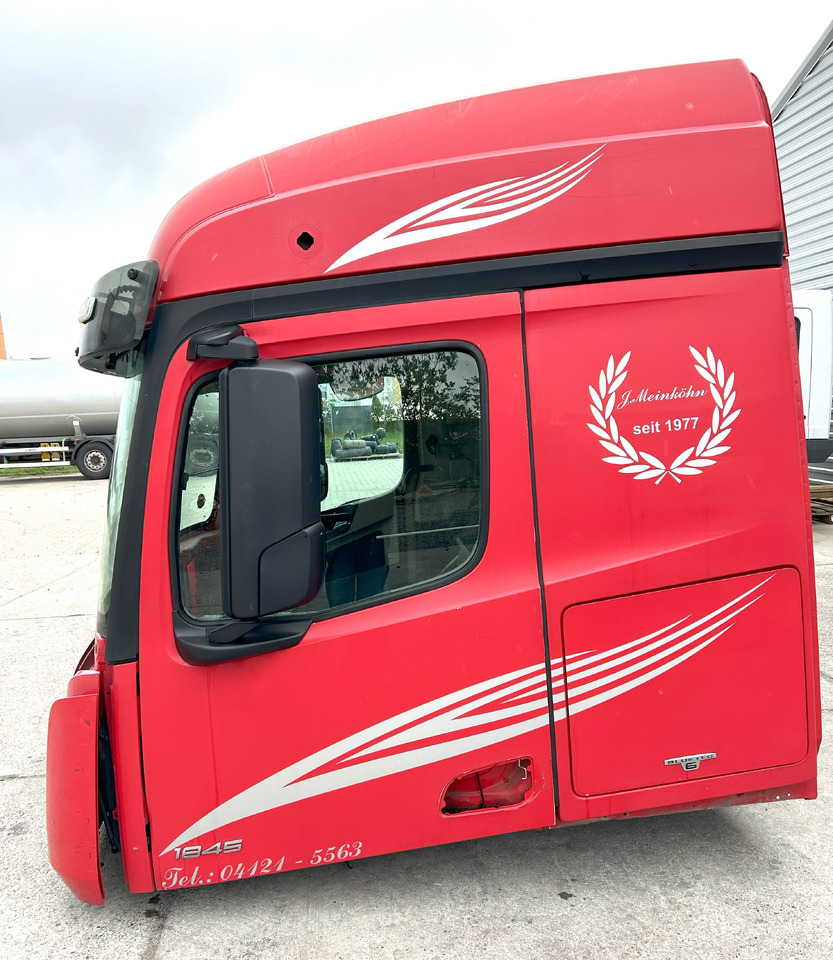 Mercedes Actros MP4 L StreamSpace 2,50 - Kabina: foto 4 Mercedes Actros MP4 L StreamSpace 2,50 - Kabina: foto 4