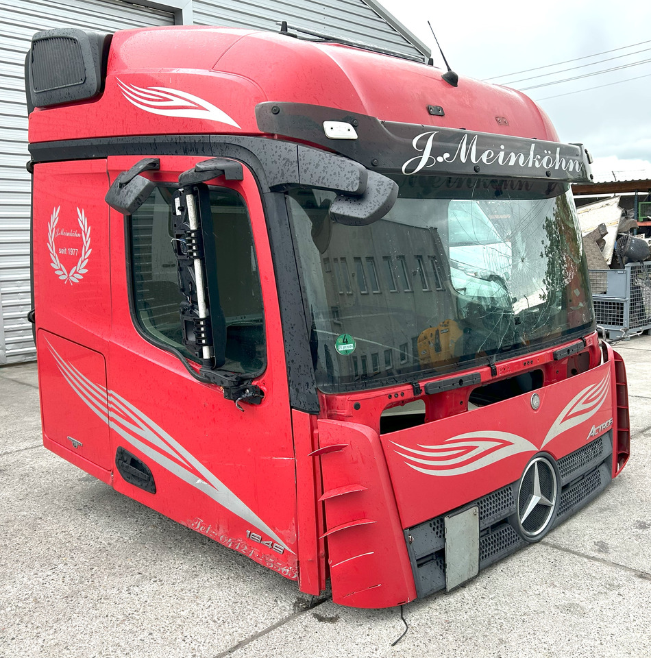Mercedes Actros MP4 L StreamSpace 2,50 - Kabina: foto 1 Mercedes Actros MP4 L StreamSpace 2,50 - Kabina: foto 1