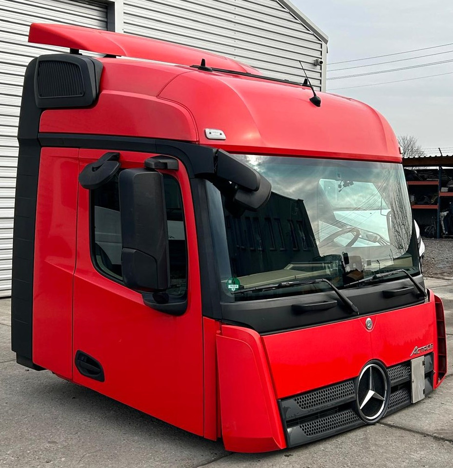 Mercedes Actros MP4 - Kabina: foto 3 Mercedes Actros MP4 - Kabina: foto 3