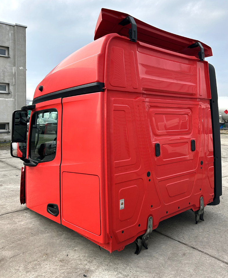 Mercedes Actros MP4 - Kabina: foto 5 Mercedes Actros MP4 - Kabina: foto 5