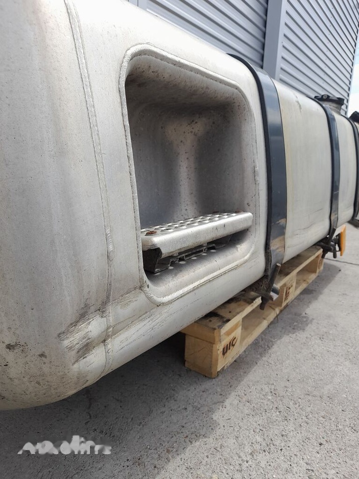 Mercedes-Benz ACTROS MP4 660L A9604703501 Mercedes-Benz truck - Degalų bakas - Sunkvežimis: foto 3 Mercedes-Benz ACTROS MP4 660L A9604703501 Mercedes-Benz truck - Degalų bakas - Sunkvežimis: foto 3