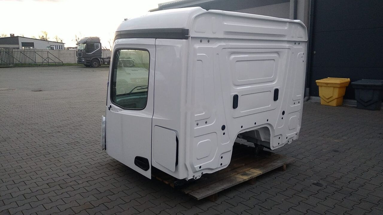 Mercedes-Benz Arocs 8x8 8x6 4x4 6x6 6x4 M Classic Space 320mm Mercedes-Benz AROCS Arocs 8x8 8x6 4x4 6x6 6x4 M Classic Space 320mm truck - Kabina - Sunkvežimis: foto 3 Mercedes-Benz Arocs 8x8 8x6 4x4 6x6 6x4 M Classic Space 320mm Mercedes-Benz AROCS Arocs 8x8 8x6 4x4 6x6 6x4 M Classic Space 320mm truck - Kabina - Sunkvežimis: foto 3