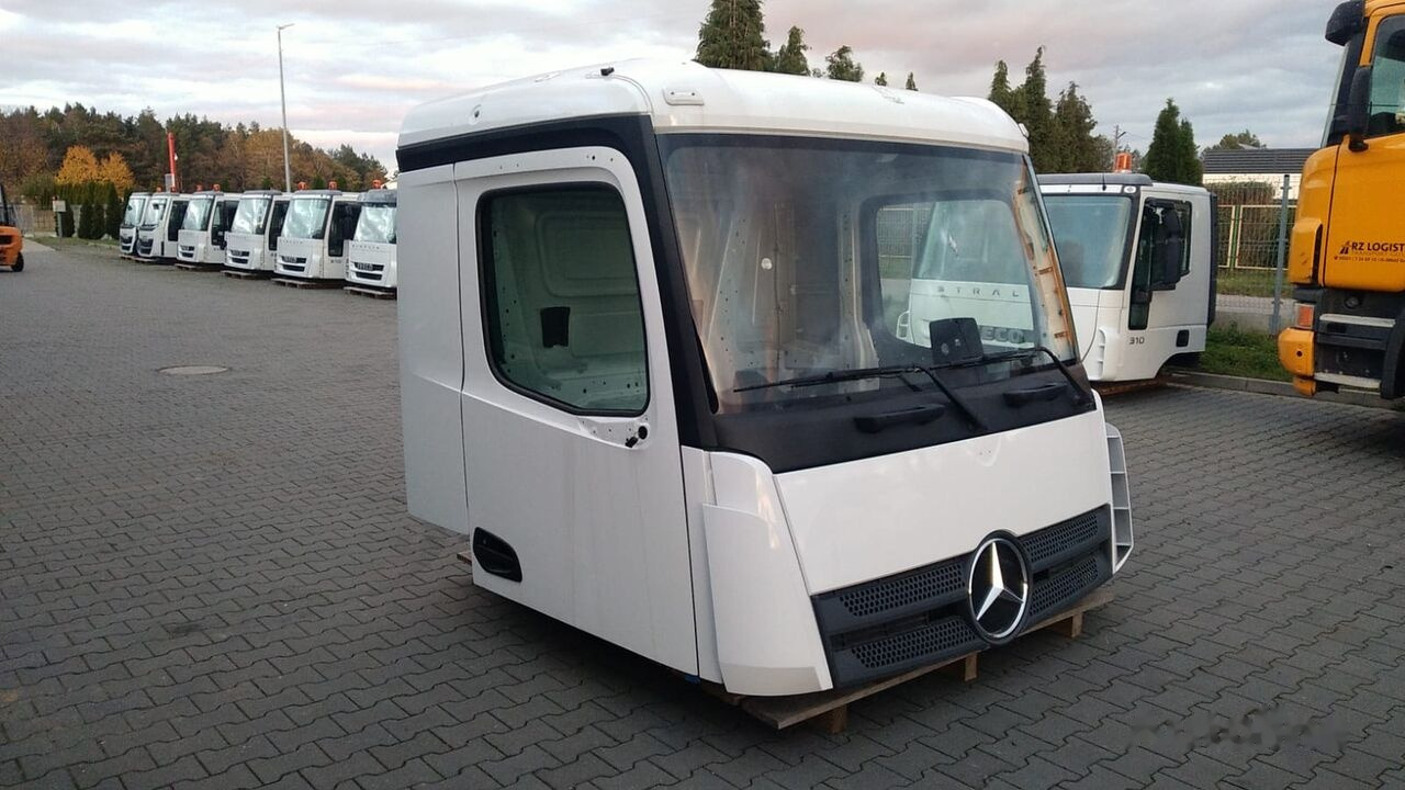 Mercedes-Benz Arocs 8x8 8x6 4x4 6x6 6x4 M Classic Space 320mm Mercedes-Benz AROCS Arocs 8x8 8x6 4x4 6x6 6x4 M Classic Space 320mm truck - Kabina - Sunkvežimis: foto 1 Mercedes-Benz Arocs 8x8 8x6 4x4 6x6 6x4 M Classic Space 320mm Mercedes-Benz AROCS Arocs 8x8 8x6 4x4 6x6 6x4 M Classic Space 320mm truck - Kabina - Sunkvežimis: foto 1