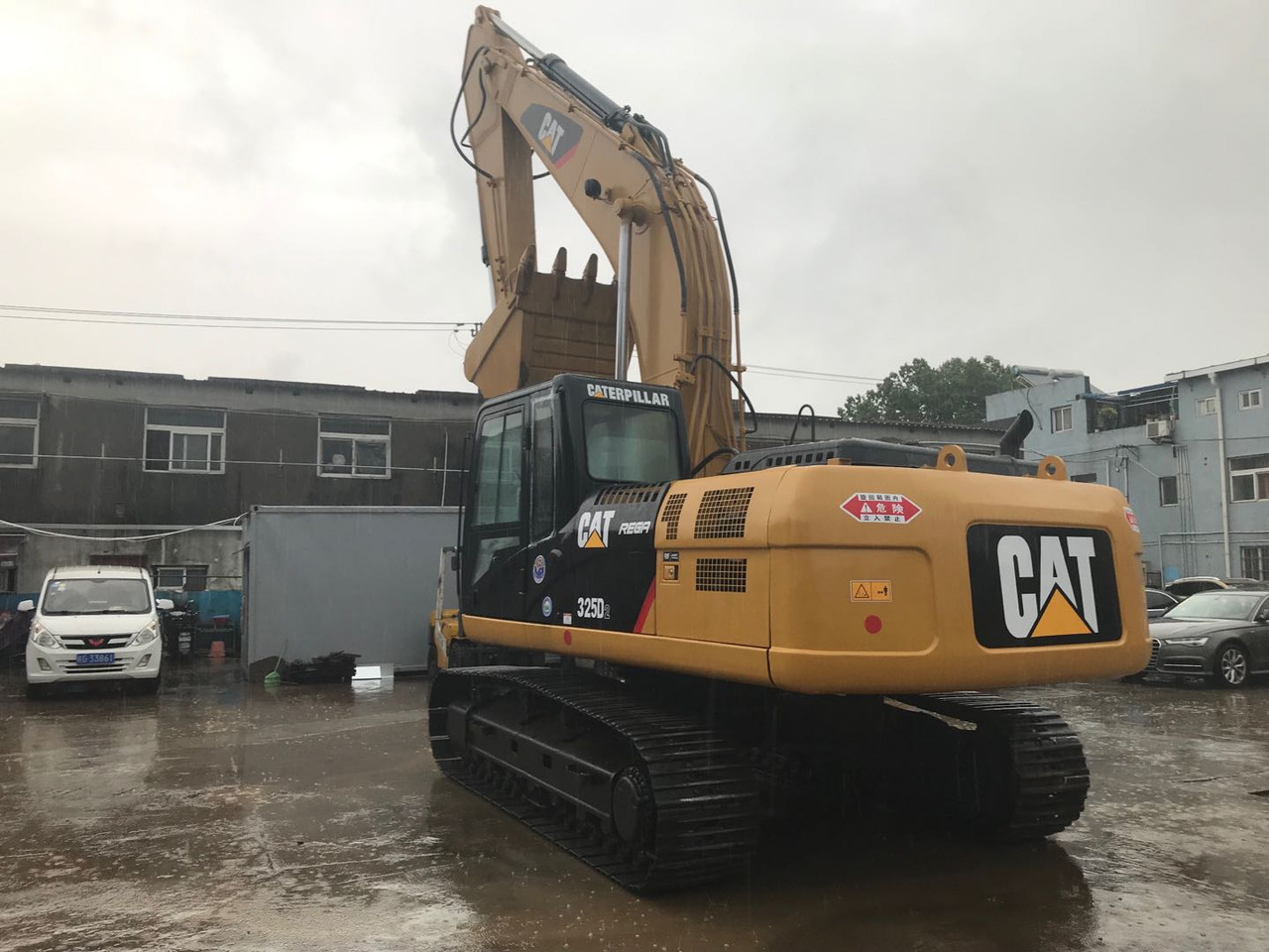 Caterpillar Used Excavator Cheap Price CAT 325D, 325BL Made in Japan - Vikšrinis ekskavatorius: foto 2 Caterpillar Used Excavator Cheap Price CAT 325D, 325BL Made in Japan - Vikšrinis ekskavatorius: foto 2