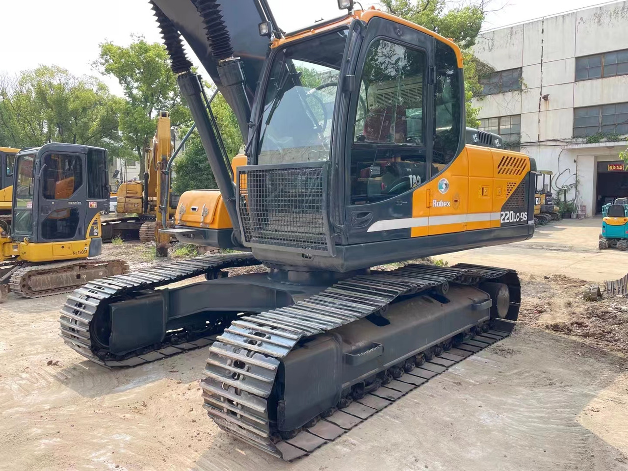 HYUNDAI 220LC-9S Good Condition Hydraulic Excavator for Colombia - Vikšrinis ekskavatorius: foto 4 HYUNDAI 220LC-9S Good Condition Hydraulic Excavator for Colombia - Vikšrinis ekskavatorius: foto 4