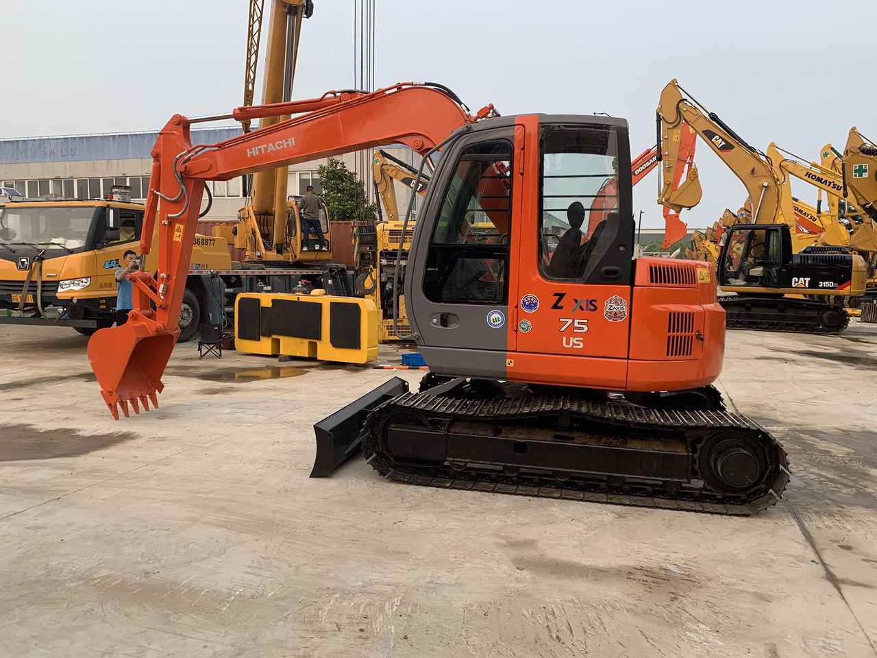 Hitachi Tracked Excavator ZX75 with Blade Dozer - Vikšrinis ekskavatorius: foto 3 Hitachi Tracked Excavator ZX75 with Blade Dozer - Vikšrinis ekskavatorius: foto 3