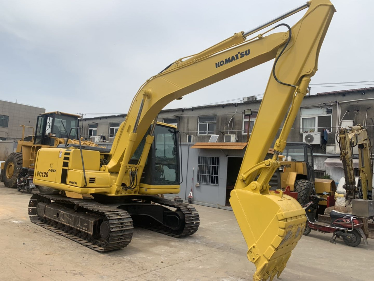 Komatsu PC120 Secondhand Excavator Good Price on Sale - Vikšrinis ekskavatorius: foto 2 Komatsu PC120 Secondhand Excavator Good Price on Sale - Vikšrinis ekskavatorius: foto 2
