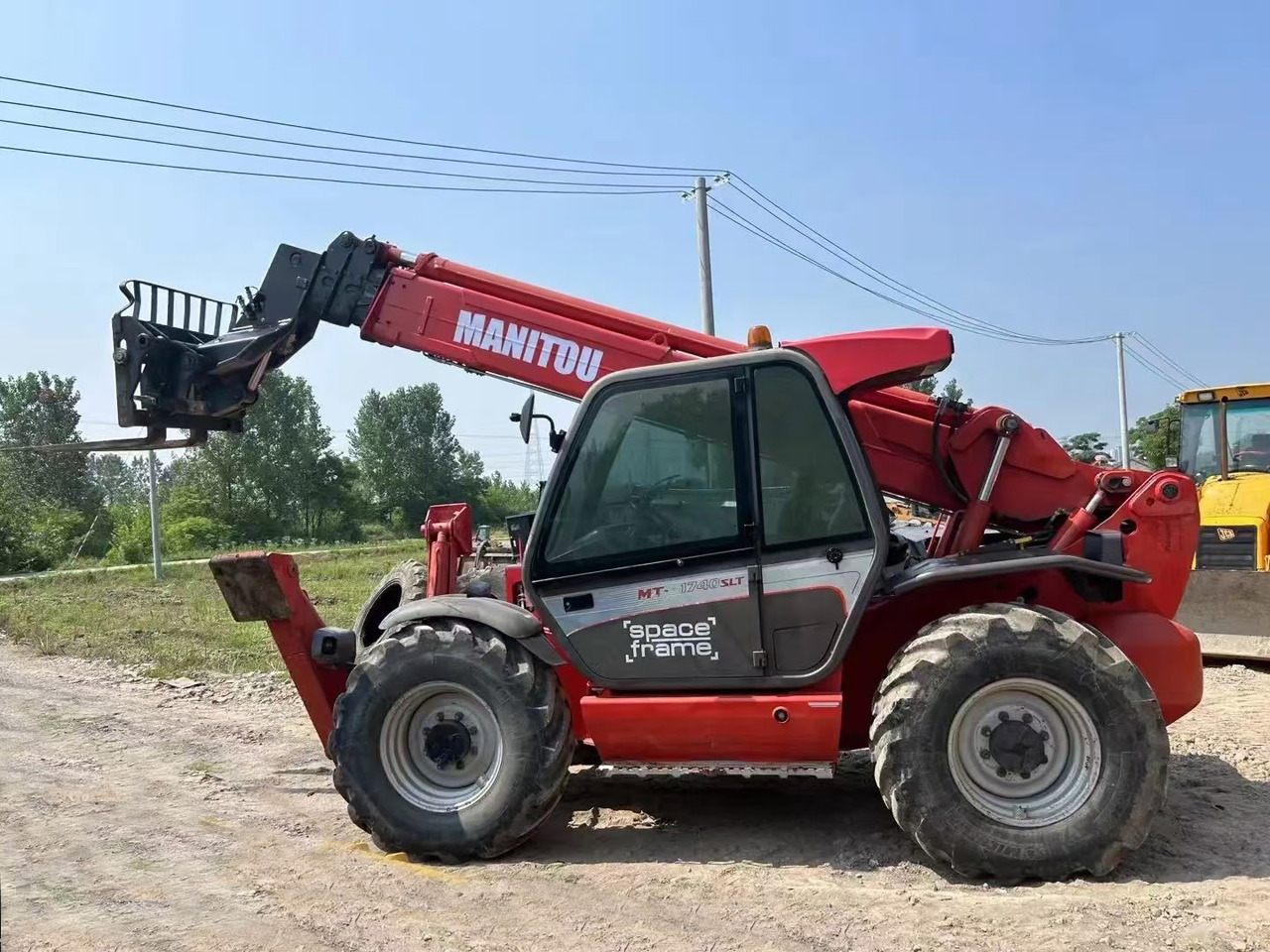 MANITOU MT-X1740 Telescopic Forklift 17m Boom Length - Teleskopinis krautuvas: foto 1 MANITOU MT-X1740 Telescopic Forklift 17m Boom Length - Teleskopinis krautuvas: foto 1