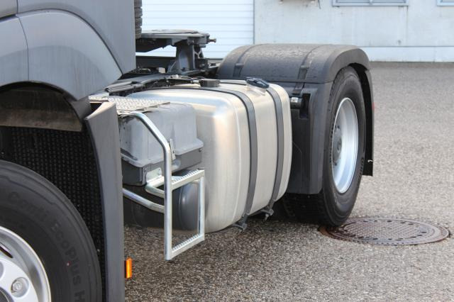 Mercedes-Benz AXOR 1845LS EURO3 - Vilkikas: foto 3 Mercedes-Benz AXOR 1845LS EURO3 - Vilkikas: foto 3