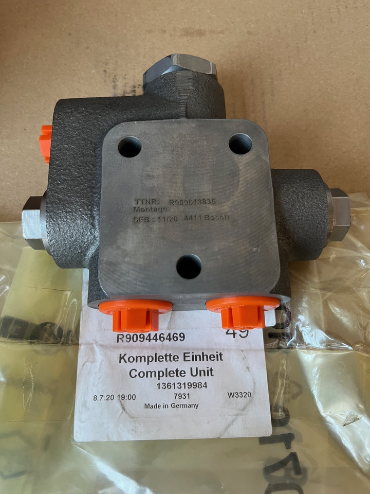 REXROTH R909446469 Flushing & Boost valve - Atsarginės dalys - Ekskavatorius: foto 2 REXROTH R909446469 Flushing & Boost valve - Atsarginės dalys - Ekskavatorius: foto 2