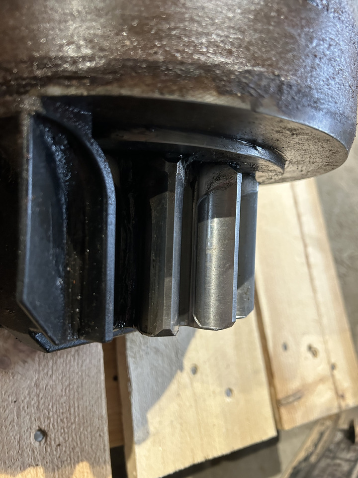 LIEBHERR SAT 225/218 - Posūkio reduktorius - Ekskavatorius: foto 4 LIEBHERR SAT 225/218 - Posūkio reduktorius - Ekskavatorius: foto 4