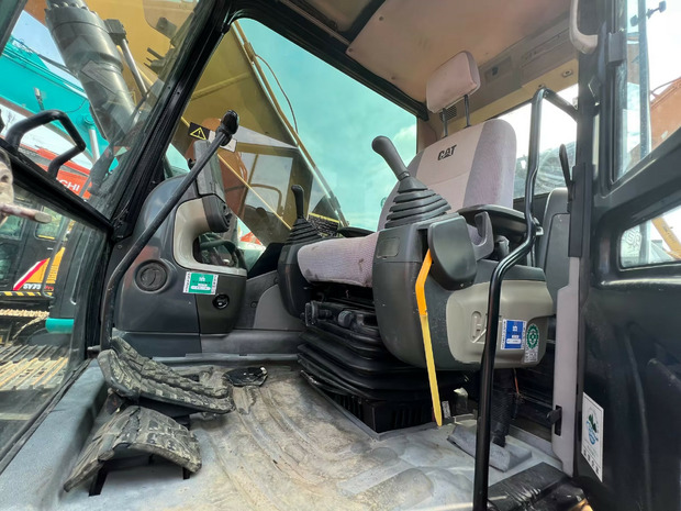 Vikšrinis ekskavatorius 2020 Caterpillar 323D: foto 10