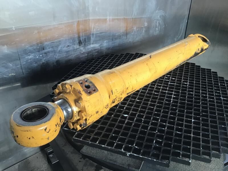 Liebherr A944C Li / A934 Li / R914 / R924 / R934B / R954B / R974B / R974 / R944B - Hidraulinis cilindras: foto 2 Liebherr A944C Li / A934 Li / R914 / R924 / R934B / R954B / R974B / R974 / R944B - Hidraulinis cilindras: foto 2