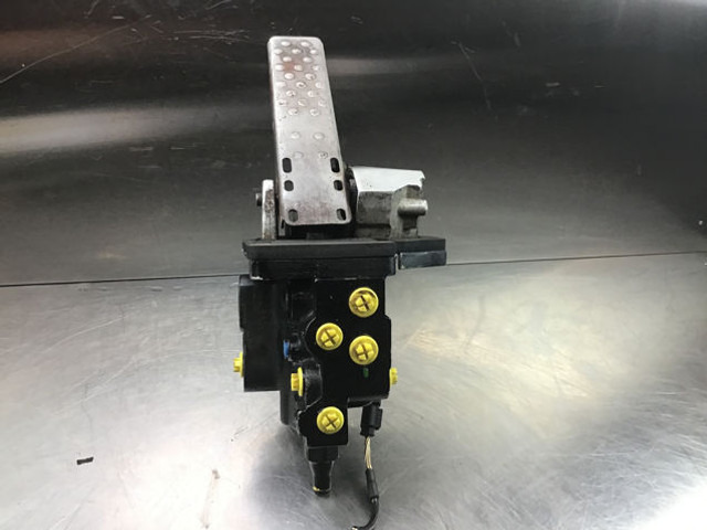 Liebherr Brake Compact Block - Pedalas: foto 1 Liebherr Brake Compact Block - Pedalas: foto 1