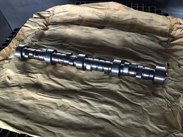 Liebherr Camshaft - Paskirstymo velenas: foto 3 Liebherr Camshaft - Paskirstymo velenas: foto 3