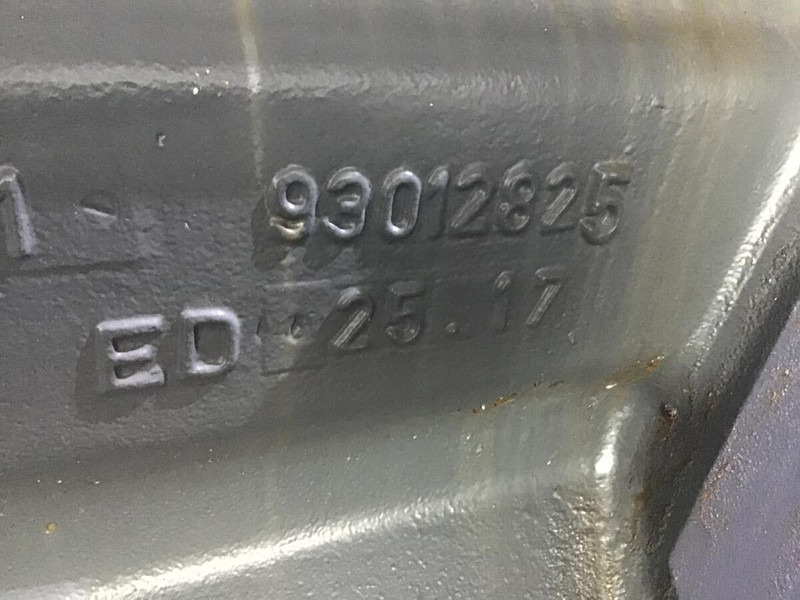 Liebherr Counterweight Left - Atsvara - Statybinė technika: foto 3 Liebherr Counterweight Left - Atsvara - Statybinė technika: foto 3