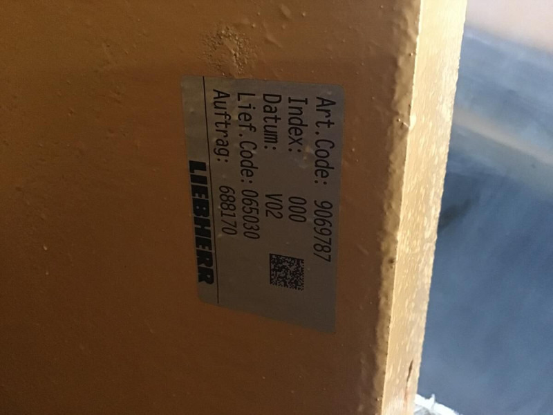 Liebherr Counterweight Left - Atsvara - Statybinė technika: foto 3 Liebherr Counterweight Left - Atsvara - Statybinė technika: foto 3