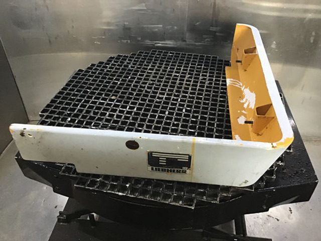 Liebherr Cover Rotating Deck - Bamperis: foto 2 Liebherr Cover Rotating Deck - Bamperis: foto 2