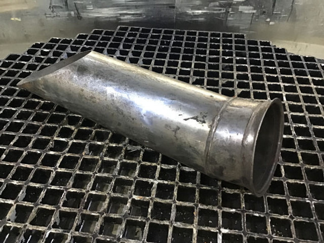 Liebherr Exhaust - Išmetimo vamzdis: foto 2 Liebherr Exhaust - Išmetimo vamzdis: foto 2