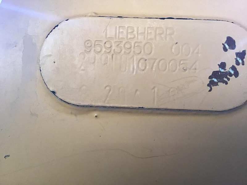 Liebherr Fuel Tank - Degalų bakas: foto 2 Liebherr Fuel Tank - Degalų bakas: foto 2