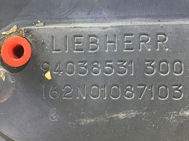 Liebherr Fuel Tank - Degalų bakas: foto 4 Liebherr Fuel Tank - Degalų bakas: foto 4