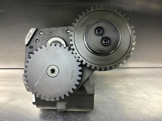 Liebherr Lubricating Oil Pump - Alyvos siurblys: foto 3 Liebherr Lubricating Oil Pump - Alyvos siurblys: foto 3