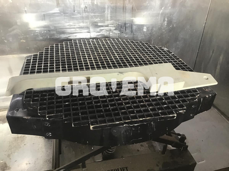 Liebherr R914STD / R914HDSL / R914B / R914 EW / R904 / R924 B / R934 / R934B / R954B / R964B / R974B / R974 - Oro įsiurbimo vamzdis: foto 3 Liebherr R914STD / R914HDSL / R914B / R914 EW / R904 / R924 B / R934 / R934B / R954B / R964B / R974B / R974 - Oro įsiurbimo vamzdis: foto 3